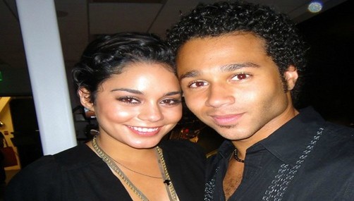 Vanessa Hudgens en fiesta 'Hairspray' con Corbin Bleu