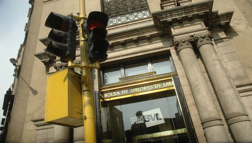 BVL se recupera tras derrumbe en la economía global