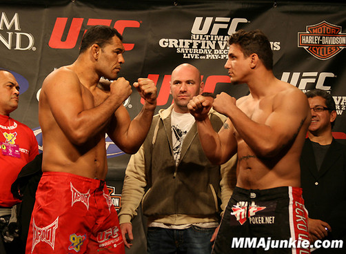 Minotauro Nogueira enfrenta a Frank Mir en el UFC 140