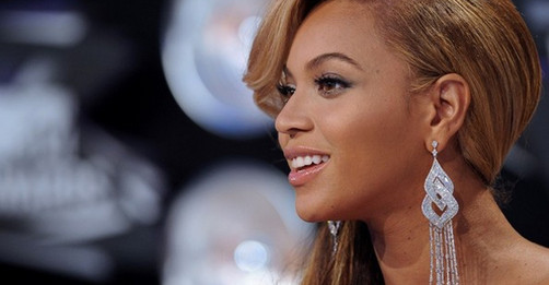 Beyoncé podría haber falsificado el bulto de su bebé