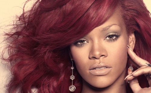 Rihanna la nueva imagen de Armani (fotos)