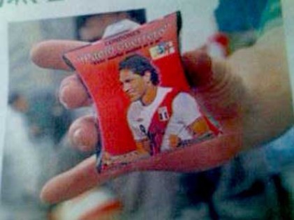 Ya salieron los preservativos con la imagen de Paolo Guerrero