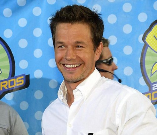 Mark Wahlberg enojado por asedio de los paparazzi (Foto)