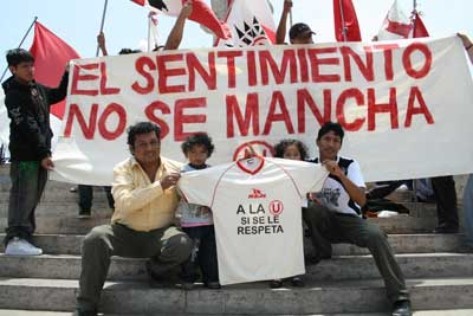 Barristas cremas marchan por la paz