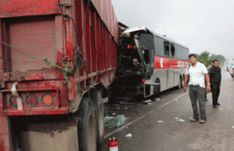 Matucana: dos muertos y 11 heridos deja accidente vehicular