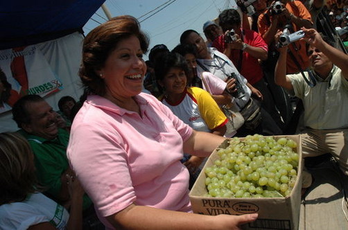 Lourdes Flores vuelve en el 2016