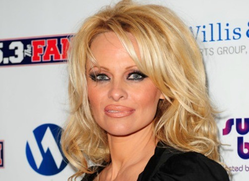 Pamela Anderson graba comercial en Costa Rica