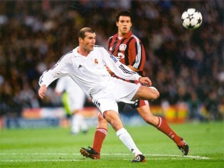 Zinedine Zidane fue elegido el mejor jugador de la historia de la Champions League