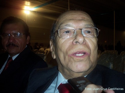 Alberto Vasquez Rios apoya a Raúl Chanamé como candidato a Decano del CAL