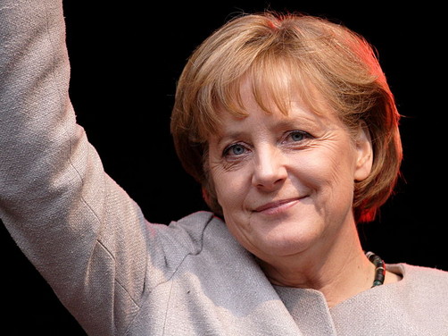 Merkel felicita nueva proyección de la Unión Europea