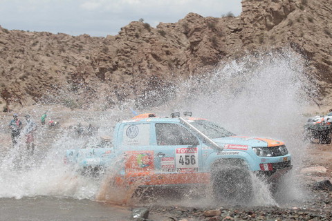 Dakar 2012: Duelo de titanes en Iquique