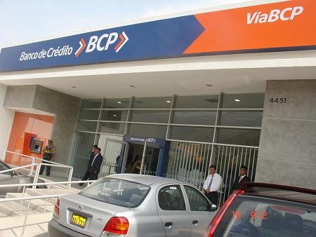 Asaltan agencia bancaria en El Agustino