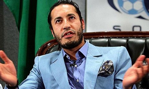 Hijo de Gadafi amenaza con iniciar una rebelión en Libia