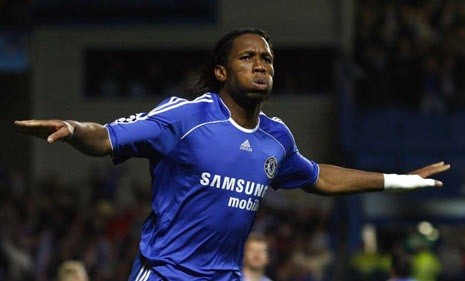 Drogba marcó su gol número 100 en victoria del Chelsea sobre el Stoke City