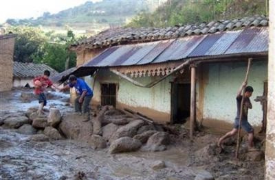 Tres personas permanecen desaparecidas tras huaico en Caravelí, Arequipa