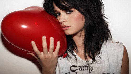 Katy Perry cancela conciertos por intoxicación