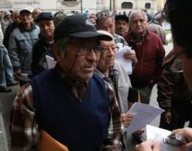 Hombre estafó a más de 100 personas con inclusión de Pensión 65