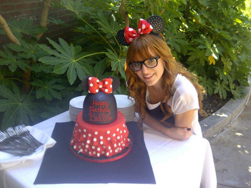 Bella Thorne celebró su cumpleaños en Disneyland