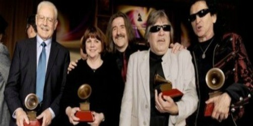 Alex Lora y José Feliciano reciben el Grammy Latino a la Excelencia