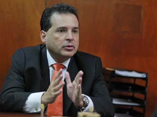 Bancada de Gana Perú suspende a Chehade de sus funciones