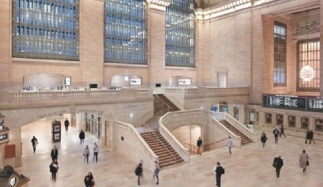 Apple abre tienda más grande del mundo en Nueva York