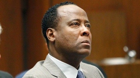 Conrad Murray insiste en que Michael Jackson causó su propia muerte