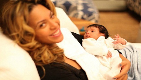 Beyoncé presenta a su hija Blue Ivy Carter (Fotos)