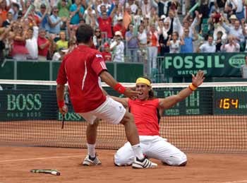 Argentina y España acceden a cuartos de final de la Copa Davis