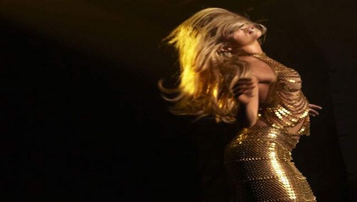 Shakira muy sexy en comercial de su nuevo perfume