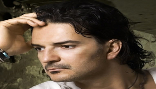 Ricardo Arjona muy dolido por la muerte de Facundo Cabral