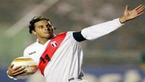 Claudio Pizarro considera a Markarián el DT que Perú necesitaba