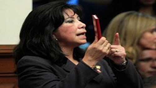 Lectores de Generacción aprueban suspensión de Martha Chávez