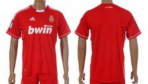 Real Madrid usará camiseta roja en la Champions