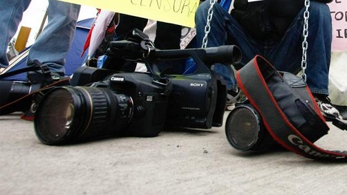 Periodistas marchan en contra de la violencia en México