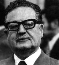 Marcha en memoria de Allende es opacada por actos de vandalismo