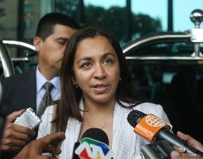 Marisol Espinoza acudirá al Congreso para informar sobre viaje a Cuba