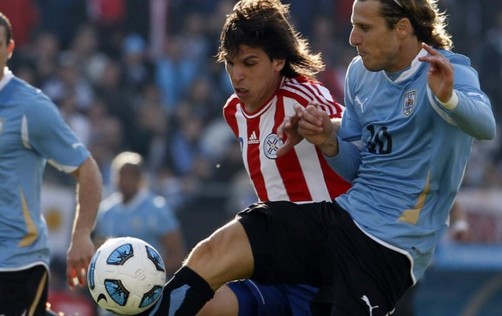 Eliminatorias Brasil 2014: Paraguay enfrenta a Uruguay con sed de revancha