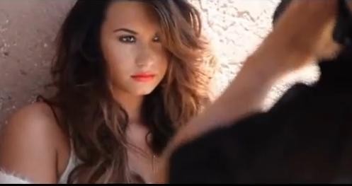 Demi Lovato en la sesión de fotos para Unbroken (video)