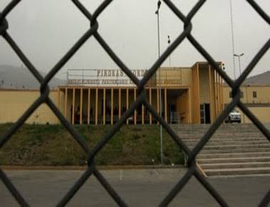 Trasladan a 42 presos de Trujillo a Lima