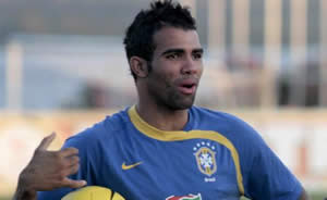 Manchester United no pierde de vista a Sandro