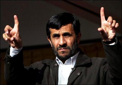 Mahmud Ahmadineyad llegó con honores a Ecuador