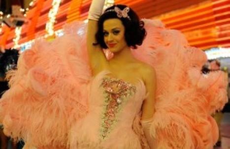 Katy Perry se mudó de mansión donde vivia con su ex