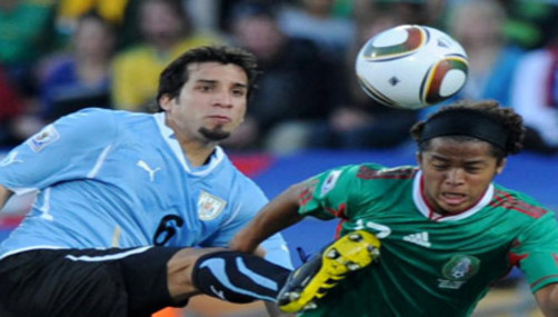 Uruguay enfrenta hoy a México con la obligación de ganar