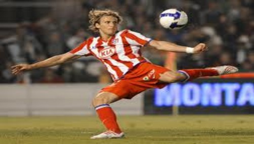 Diego Forlán supliría a Eto'o en el Inter de Milán