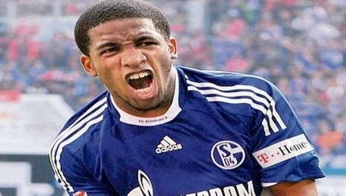 Jefferson Farfán está prohibido de marcharse del Schalke