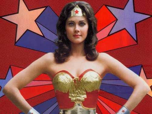 Lynda Carter, la recordada Mujer Maravilla apoya a los imigrantes