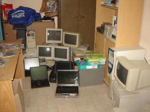 Colegio Melitón Carbajal sufrió el robo de 30 computadoras