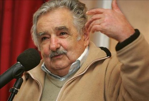 Presidente de Uruguay: 'Parece que Sarkozy se peleó con Bruni y dijo eso'