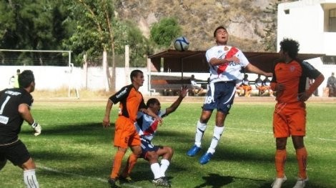 José Gálvez venció 3-1 al Minero y regresó a la Primera División