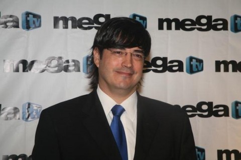 Jaime Bayly le dedica canción a sus hijas mayores